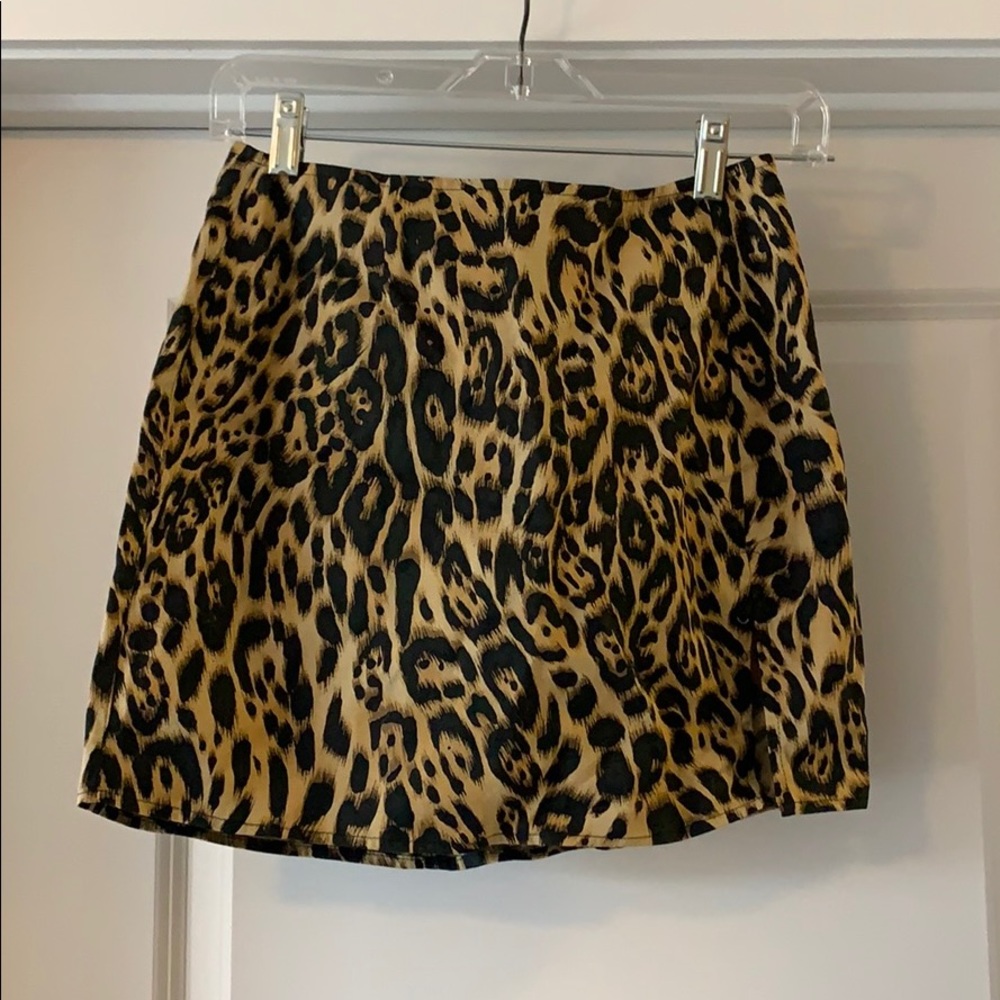 Leopard print mini skirt